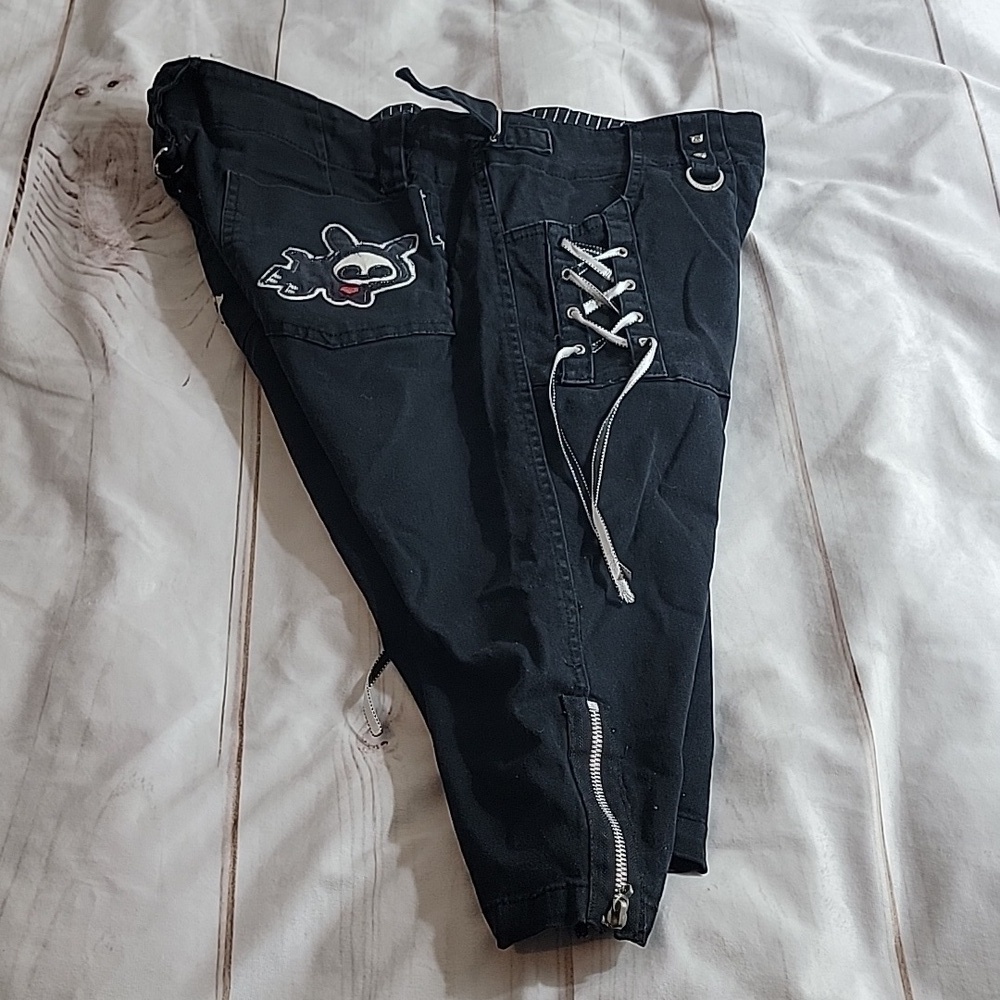 Skelanimals By Tripp NYC Mall Goth Black Knee Length Pants Shorts size 15 - Picture 13 of 13